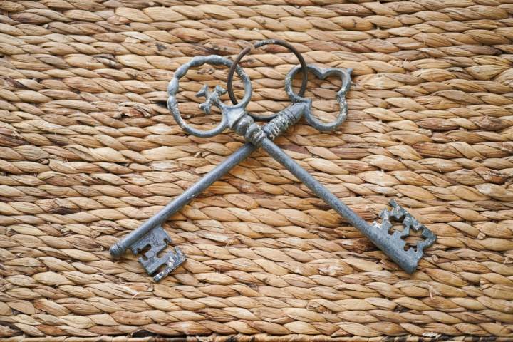 a statue of an elephant